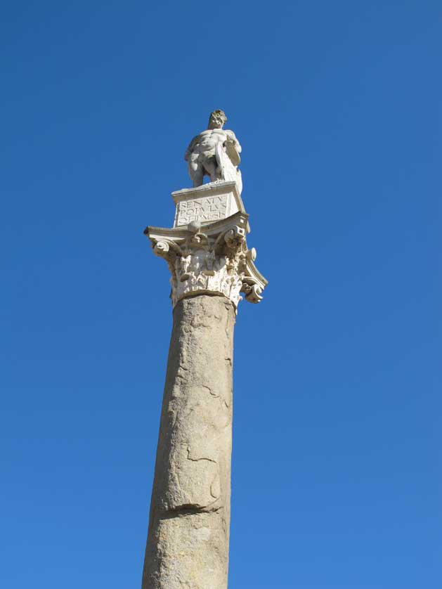 The Alameda de H&eacute;rcules and Columnas de Hercules, Sevilla, Spain.