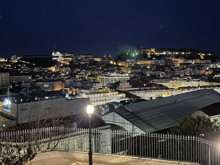 There are wonderful night views.