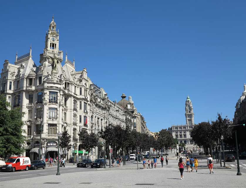 City Hall at the top of Avenida dos Aliados.