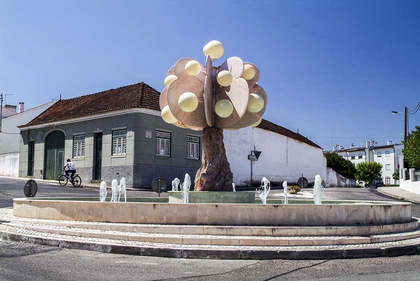 Fonte da Vida de Armando Ferreira,
Alpiarça, Portugal.