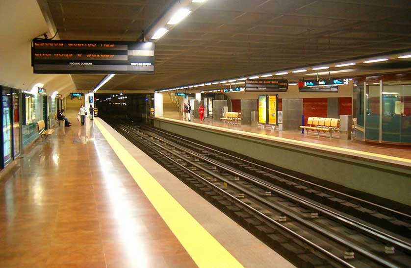Alvalade Station on the Green Line.
