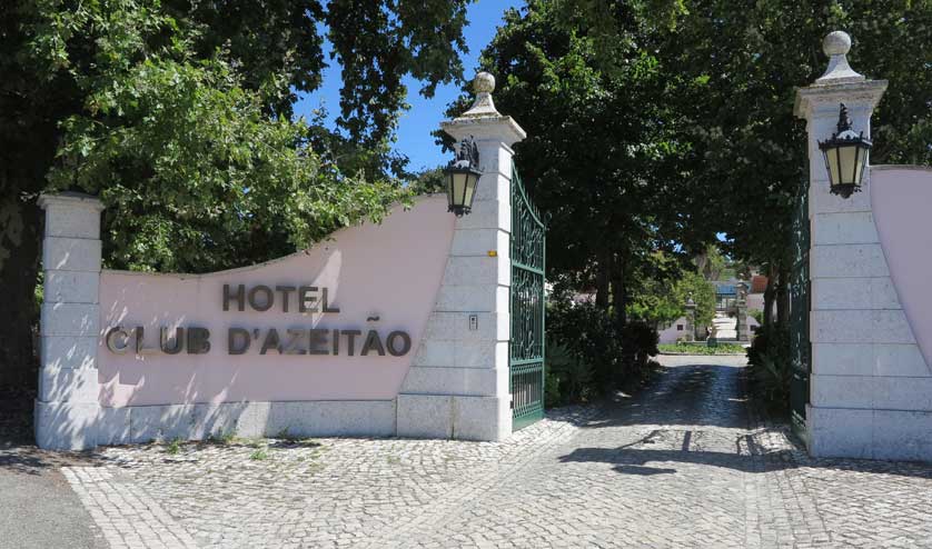 Book this hotel in Azeitao.