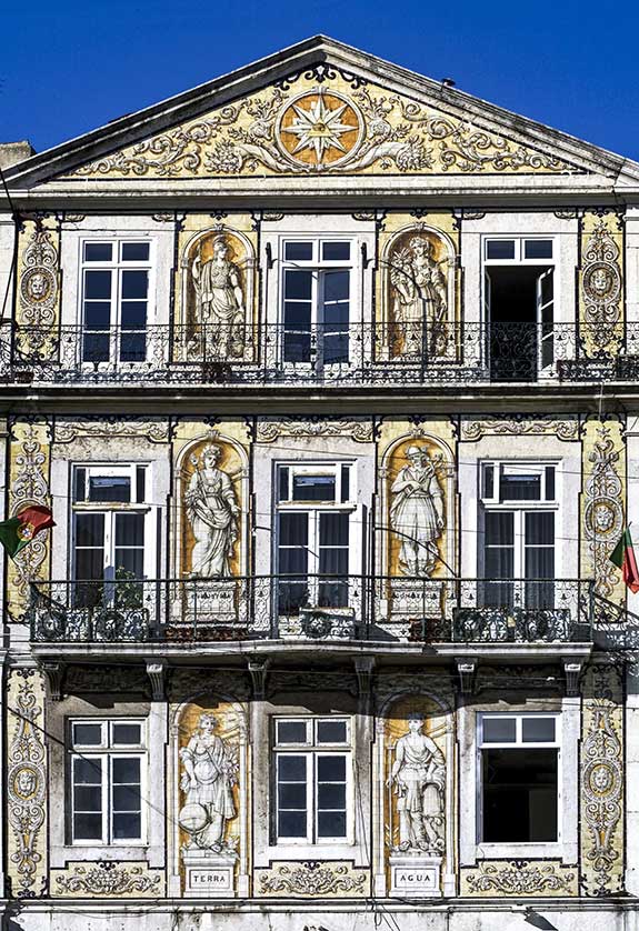 Azulejos tiles on the Palacete dos Conde de Monte Real.