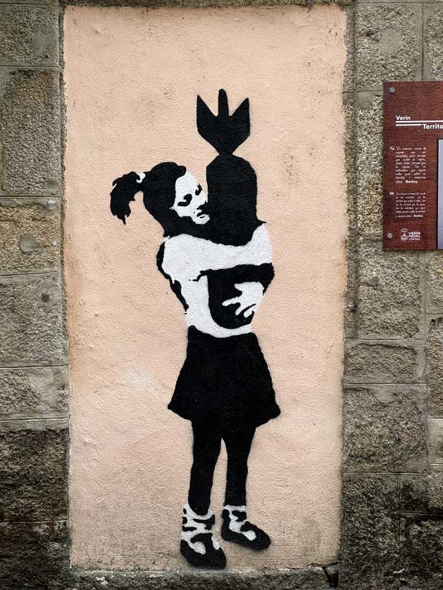 Ver&iacute;n territorio Banksy: Discovering Ver&iacute;n Through a Banksy Homage Walking Tour.