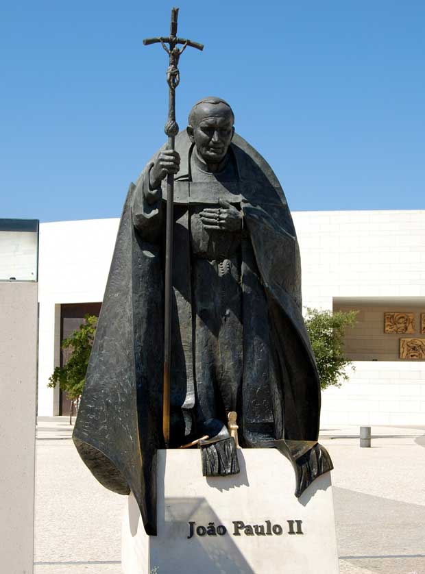 Statue of Pope John Paul II by Polish sculptor Czeslaw Dzwigaj.