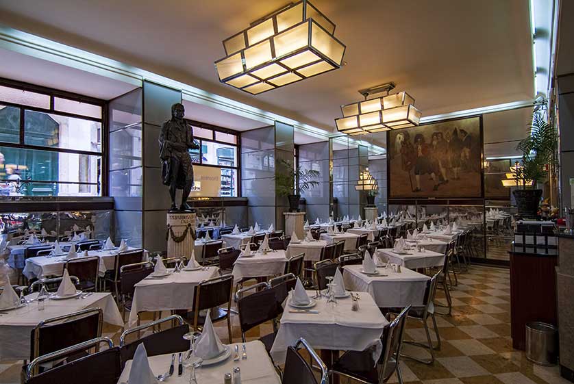 Caf&eacute; Nicola, Rossio, Lisbon.