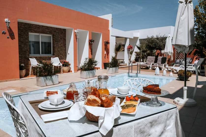 Book the Casa Morgados.