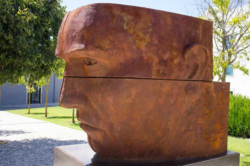 Sculpture in the Cidadela de Cascais.