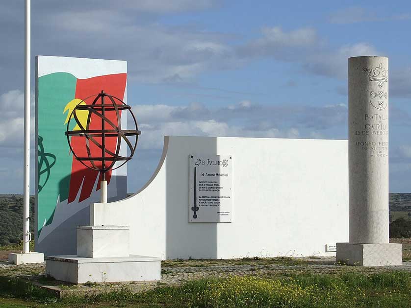 The Estado Novo-era monument to the Battle of Ourique.