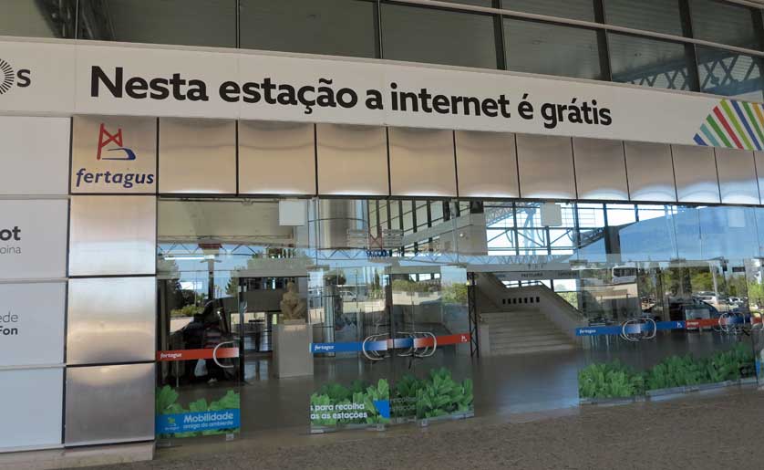 The station was designed by Portuguese architect Motta Guedes.