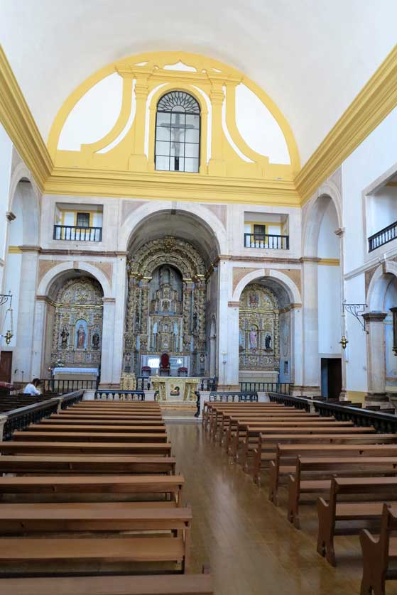 The nave, Igreja do Colégio, Portimão, Algarve, Portugal.