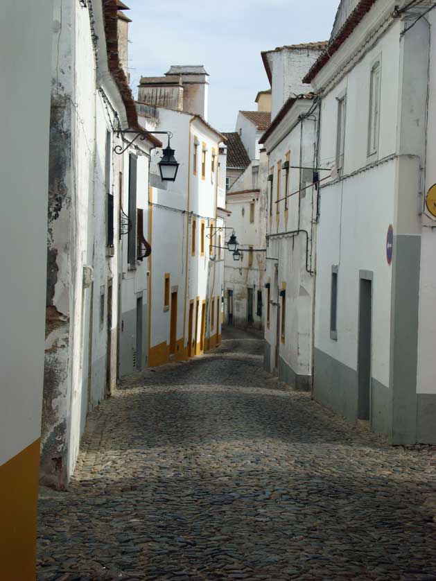 Evora Street, Evora, Alto Alentejo, Portugal.