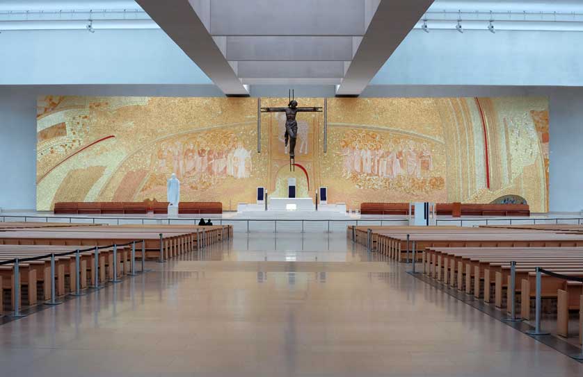 The interior of the Basilica de Santissima Trindade in Fatima.