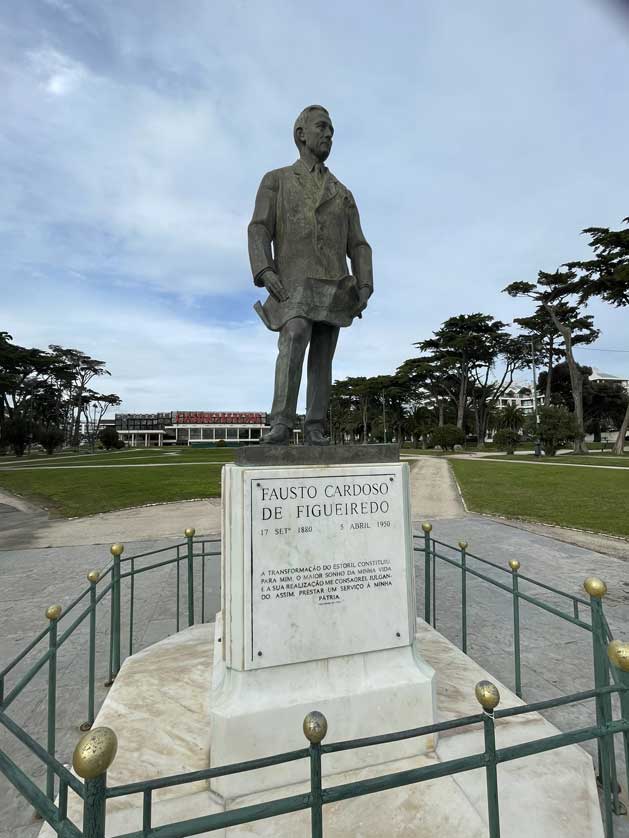 Statue of Fausto Cardoso de Figueiredo.