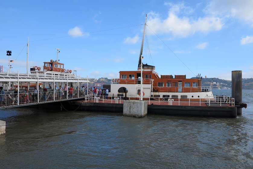 Estação Fluvial de Belem, Lisbon.
