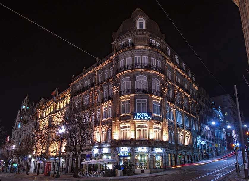 The cafe was founded in 1933 and is on the ground floor of the Hotel Aliados.