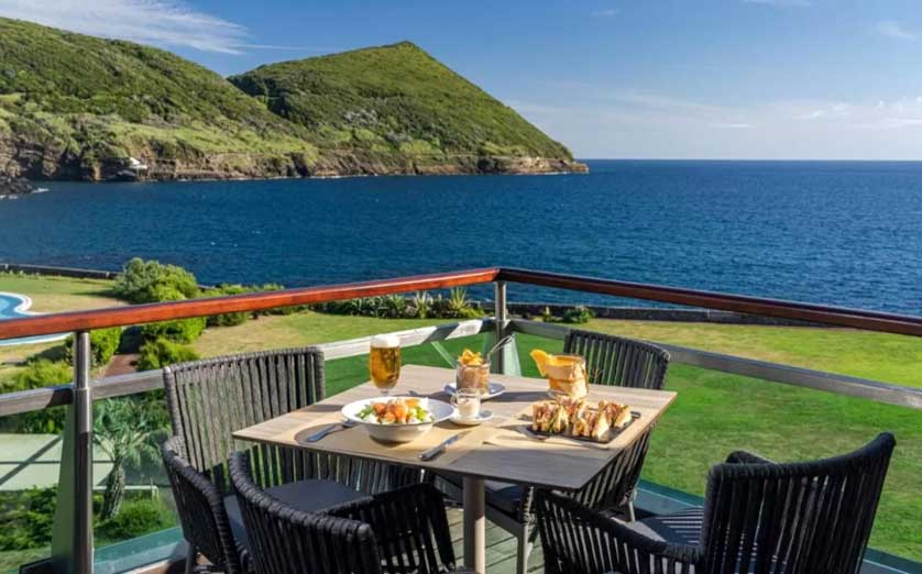Book this hotel in Terceira.