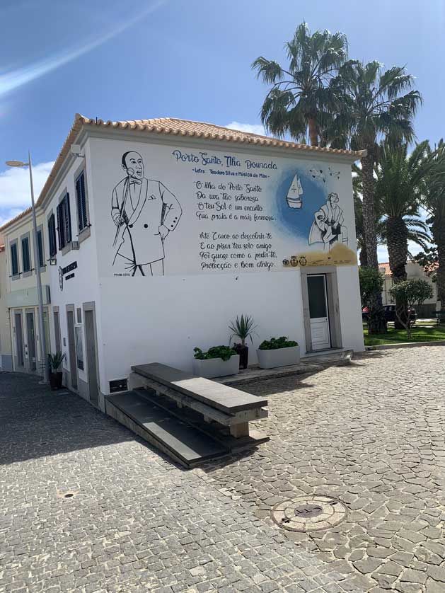 The tranquil streets of Vila Baleira.