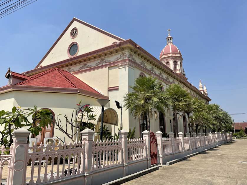 The present church is in Renaissance Revival style.