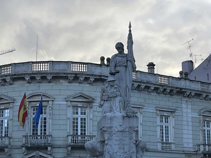 Monument to the Great War Dead.