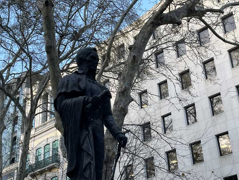 Statue of Simon Bolivar.