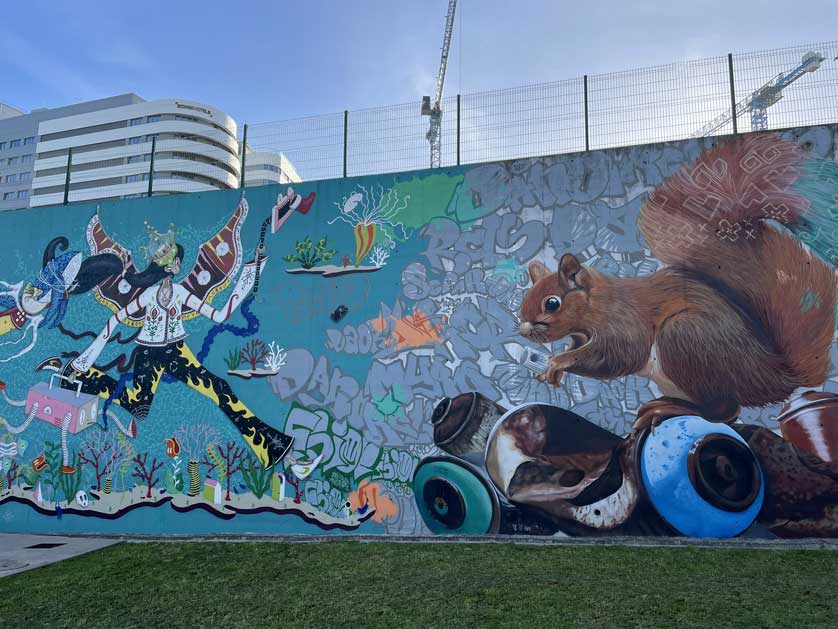 Mural on the Av. P&aacute;dua, Lisbon.