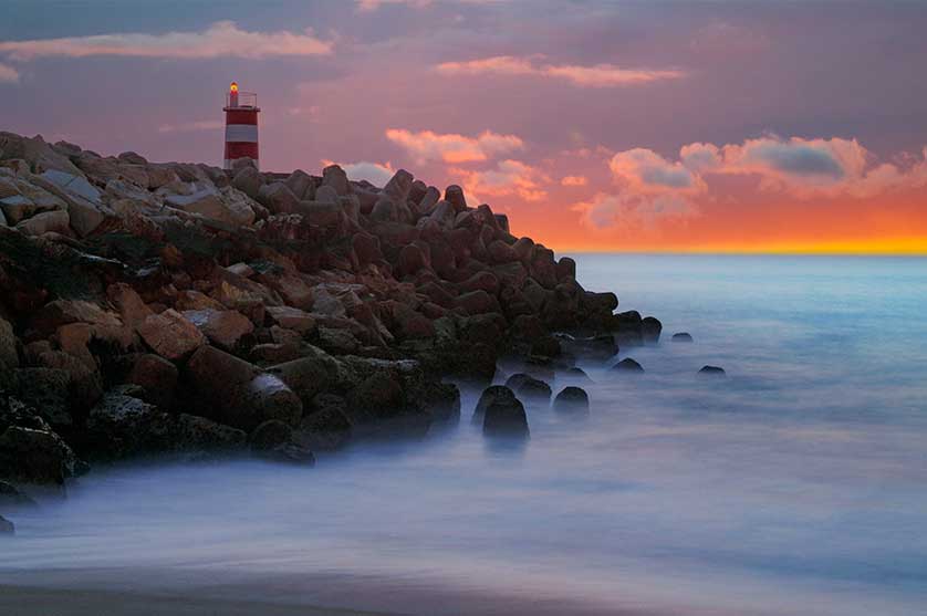 Nazaré lighthouse in March.