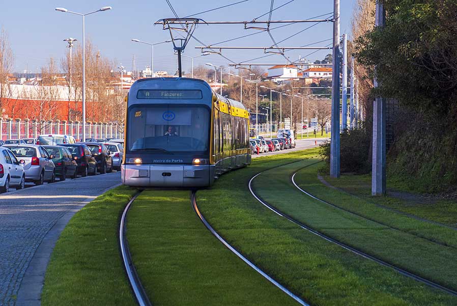 Line A of the Porto Metro to Matosinhos.