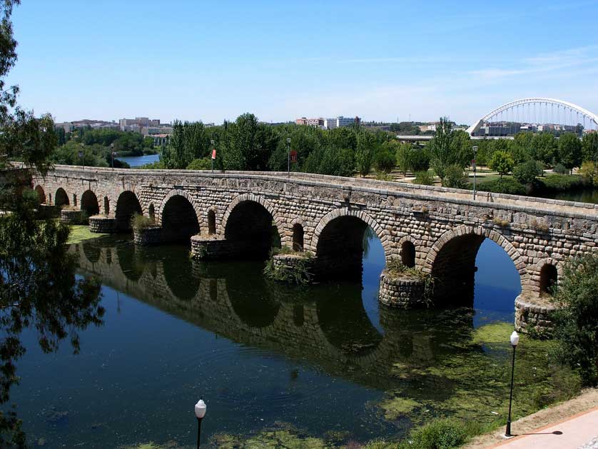 Puente Romano, the Roman bridge over the Guadiana River.
