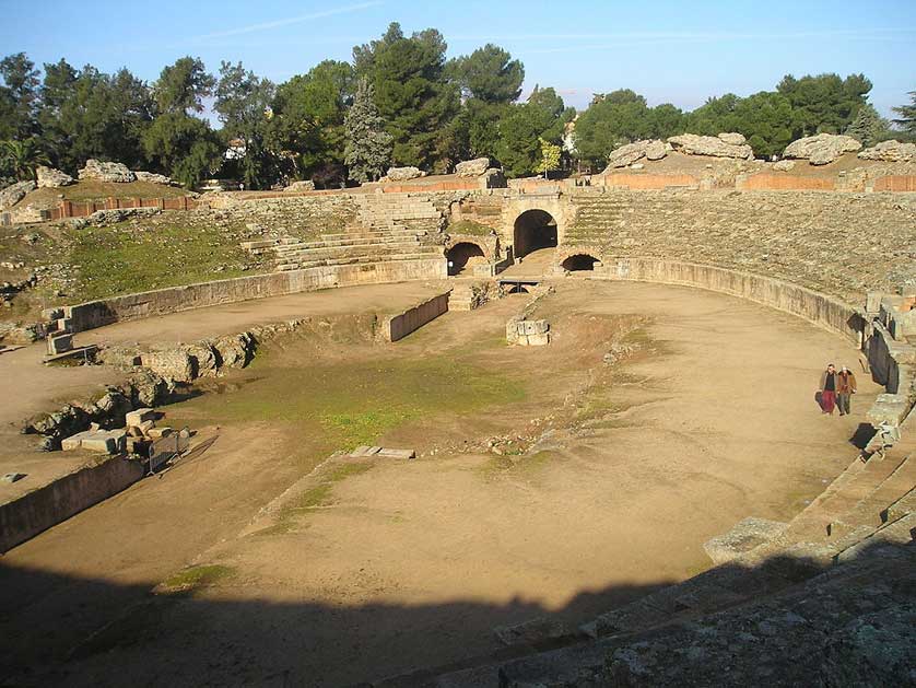 The Roman Anfiteatro (Amphitheatre).