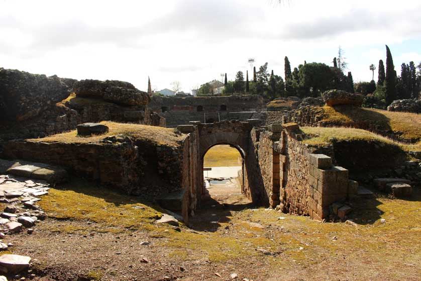 The amphitheatre was inaugurated in the year 8 BC.