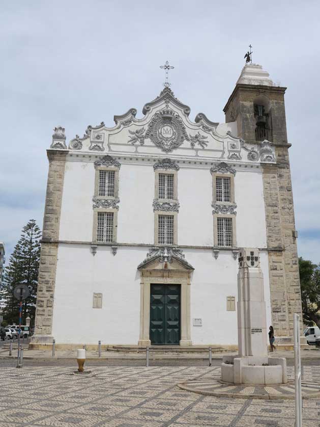 Igreja de Nossa Senhora do Rosario, Olh&atilde;o, Algarve.
