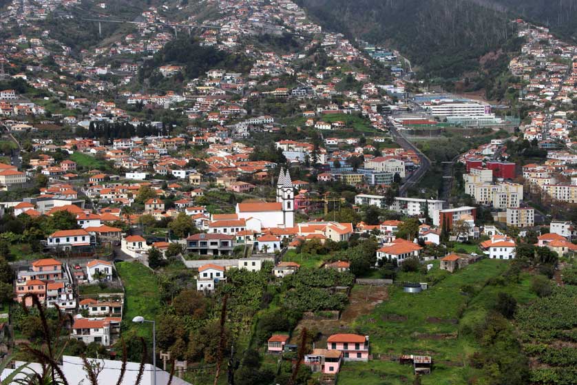 Igreja de Santo Ant&oacute;nio is visible to the north of Pico dos Barcelos.