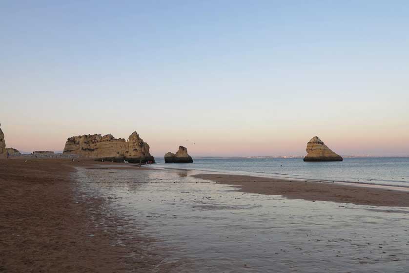Praia da Dona Ana, Lagos, Algarve, Portugal.