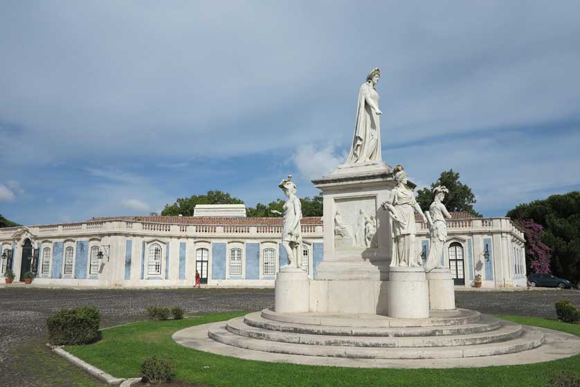 Statue of Queen Maria I.