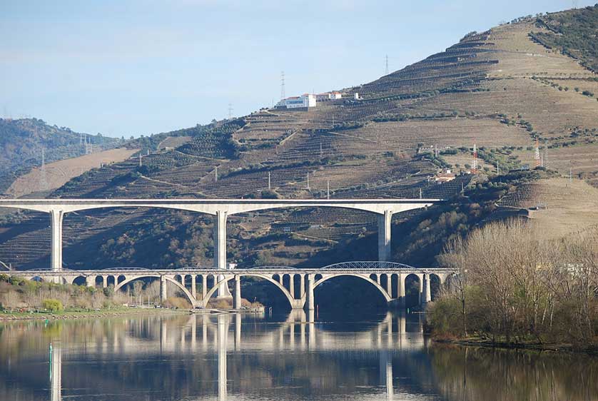IP3 highway bridge across the River Douro, Regua.