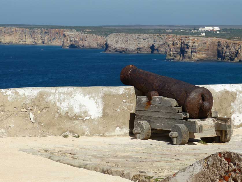 Cannon on the battlements of the Fortaleza de Sagres.