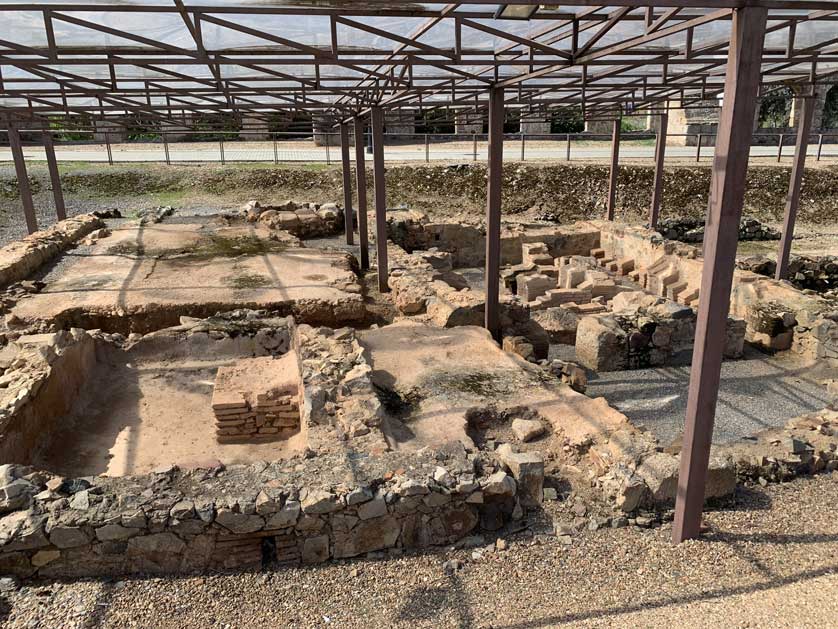 The Roman ruins of the Termas de San Lázaro.