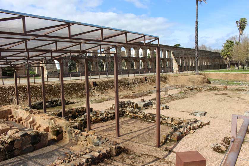 The baths and aqueduct, Merida.