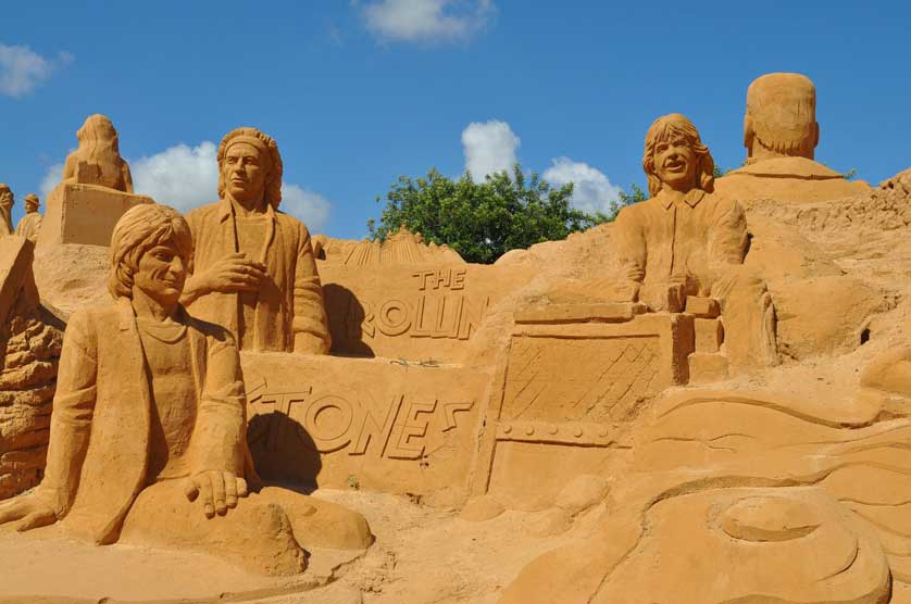 The Rolling Stones in sandy glory.