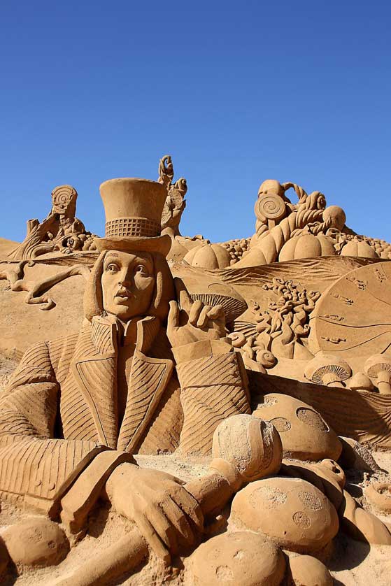 Sand sculpture at Sand City Lagoa.