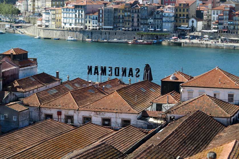 Vila Nova de Gaia Sandeman Wine Lodge, Portugal.