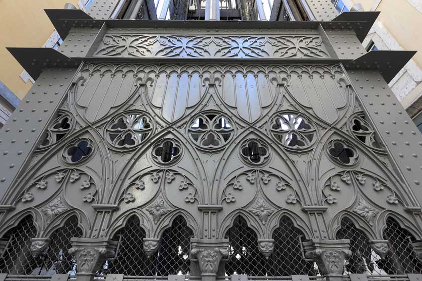 The lift is beautifully finished with filagrees in the iron work.