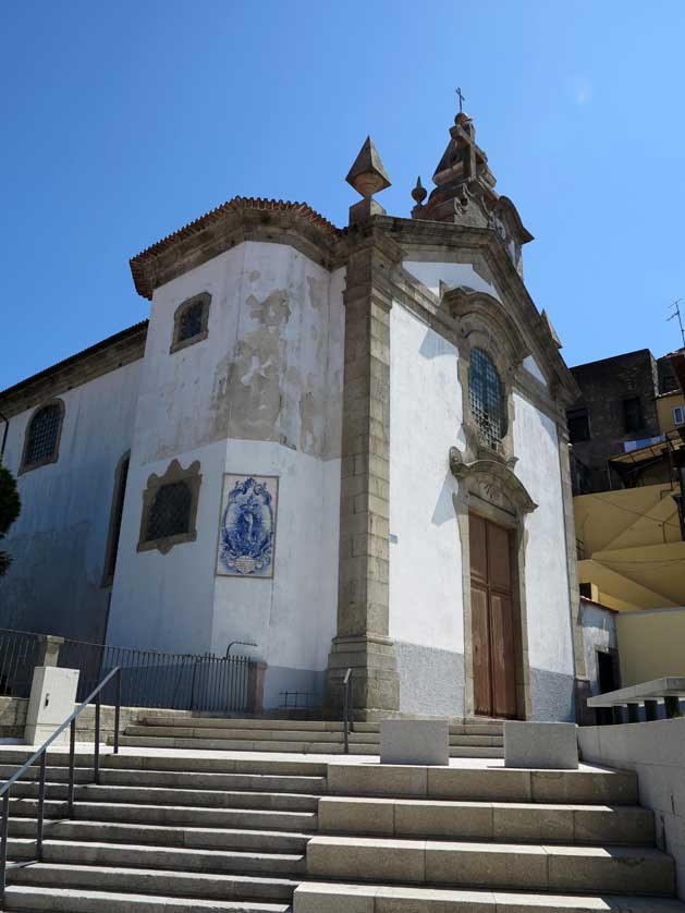Igreja de Santa Marinha.