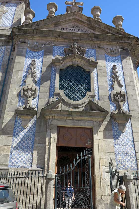Igreja Paroquial de São Pedro de Miragaia, Porto, Portugal.