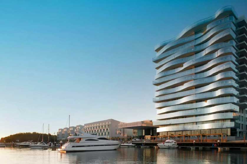 Book this hotel in Troia.